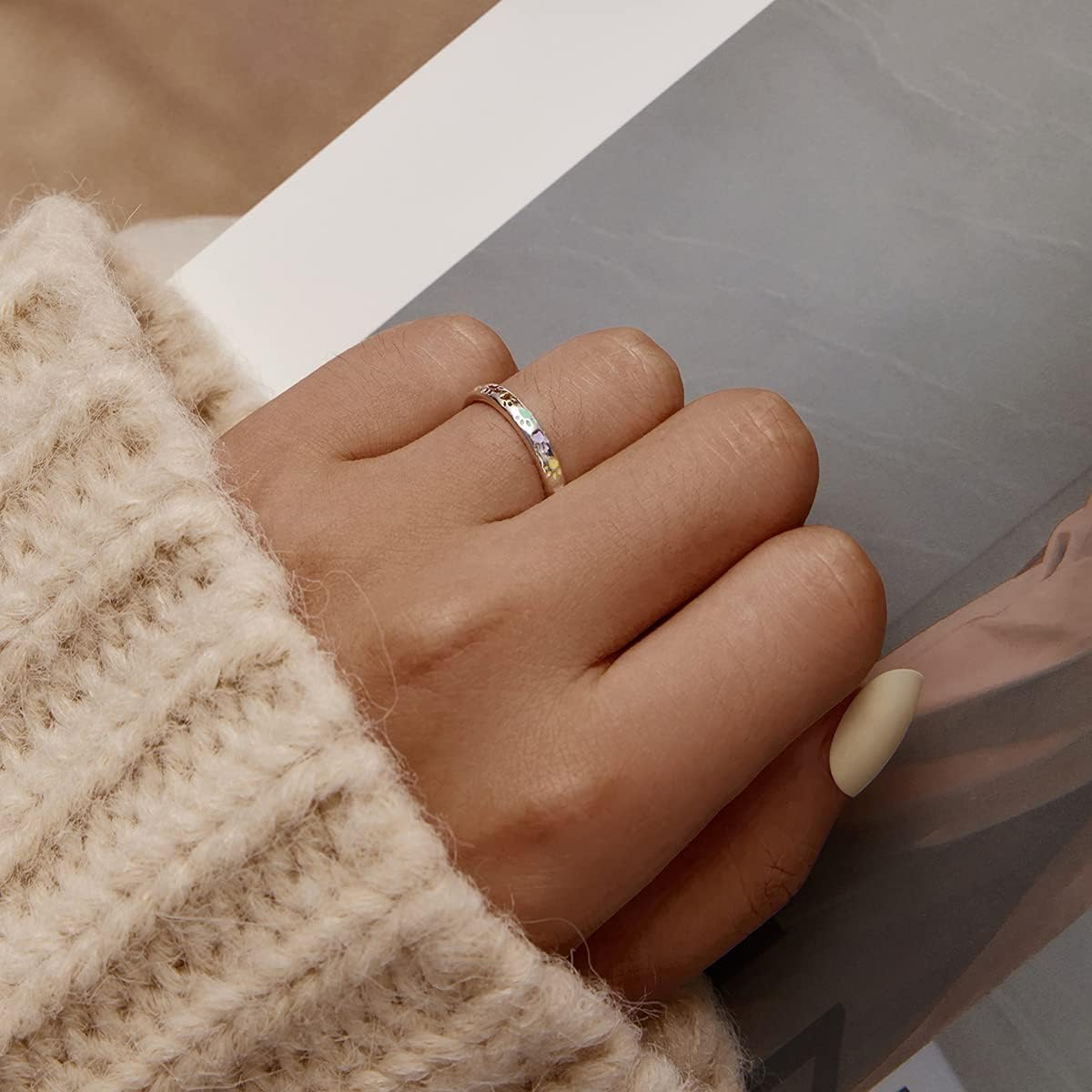 Anillo de Plata Esterlina con Diseño de Huella