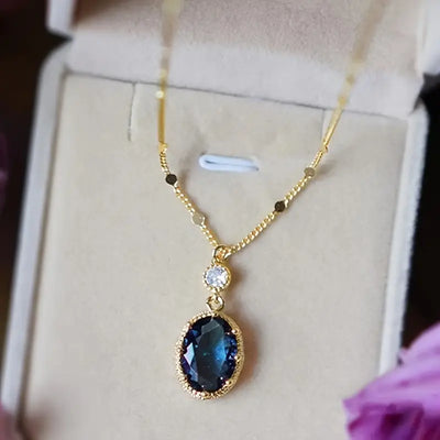 Collar de Zafiro Ovalado en Oro