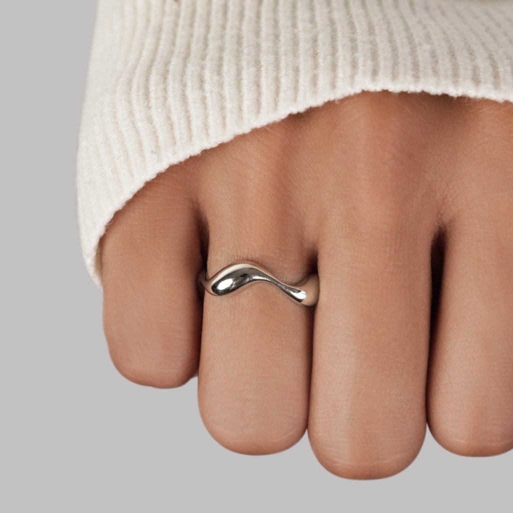 Anillo Ajustable Onda Plateada