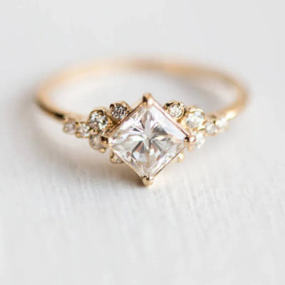 Karen - Anillo Elegante de Reina Delysian