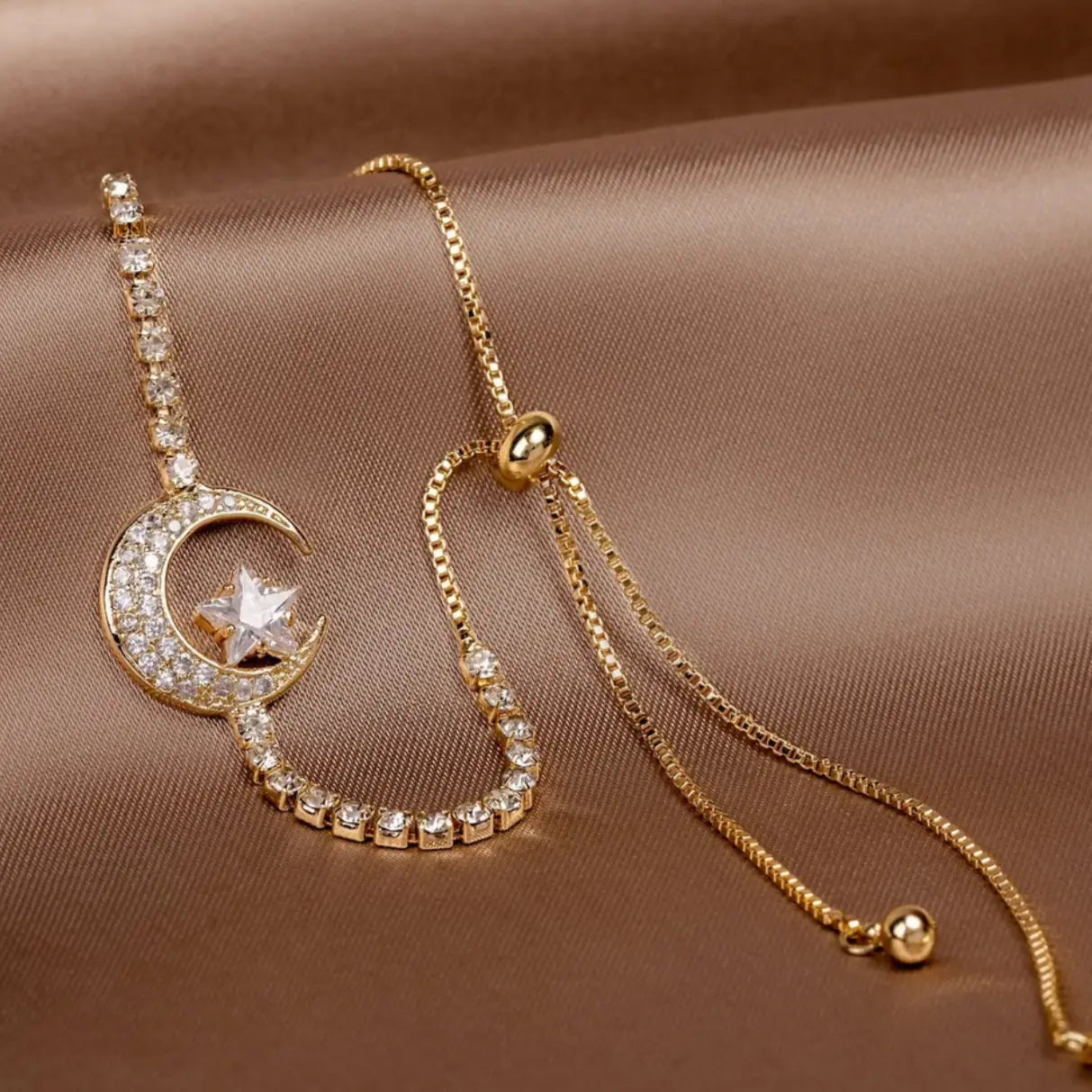 Pulseras de Colgante de Luna hechas de Circonia y Oro