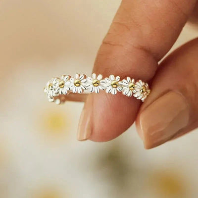 Anillo de Margarita de Esmalte Pintado a Mano y Plata Ajustable