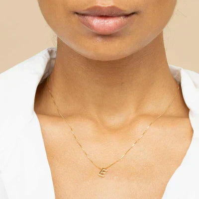 LoveNote™ | Collar con Inicial en Oro