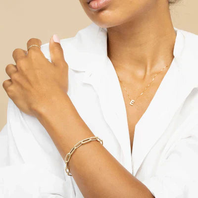 LoveNote™ | Collar con Inicial en Oro