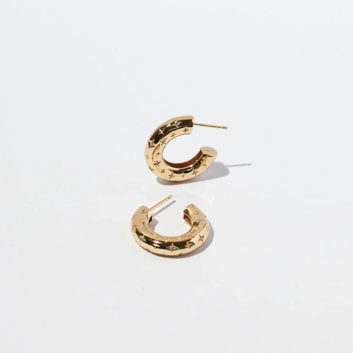 Pendientes Cósmicos en Forma de Aro | Oro