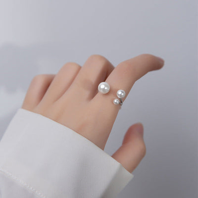 Anillo ajustable de perlas de agua dulce triples