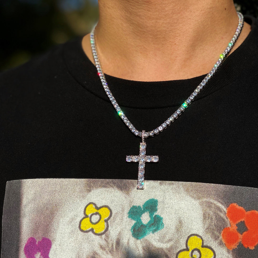 Collar de cruz de moissanita | Oro blanco