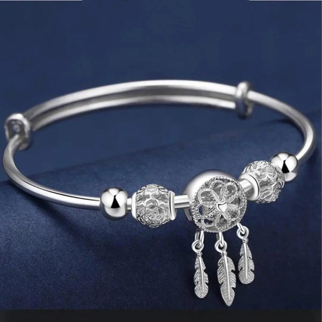 Pulsera ajustable con charms de triple hoja hecha de plata esterlina 925
