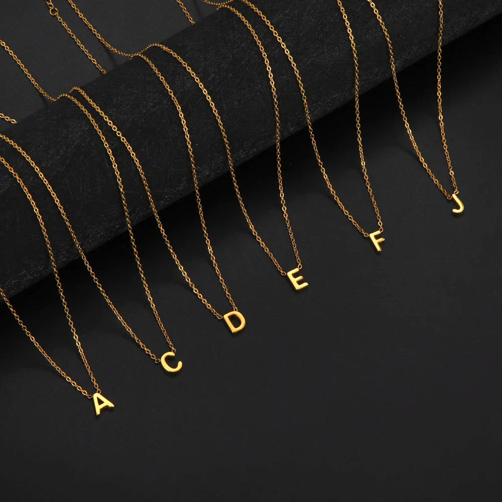 Collar con Colgante de Alfabeto Brillante