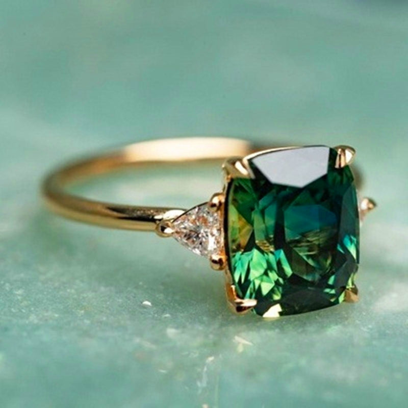 Suerte - Anillo de Zirconio Verde en Oro