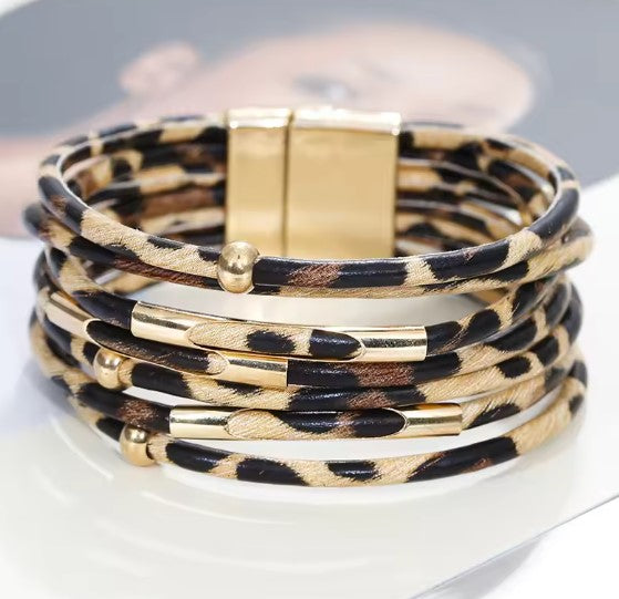 Pulsera Ancha Multicapa