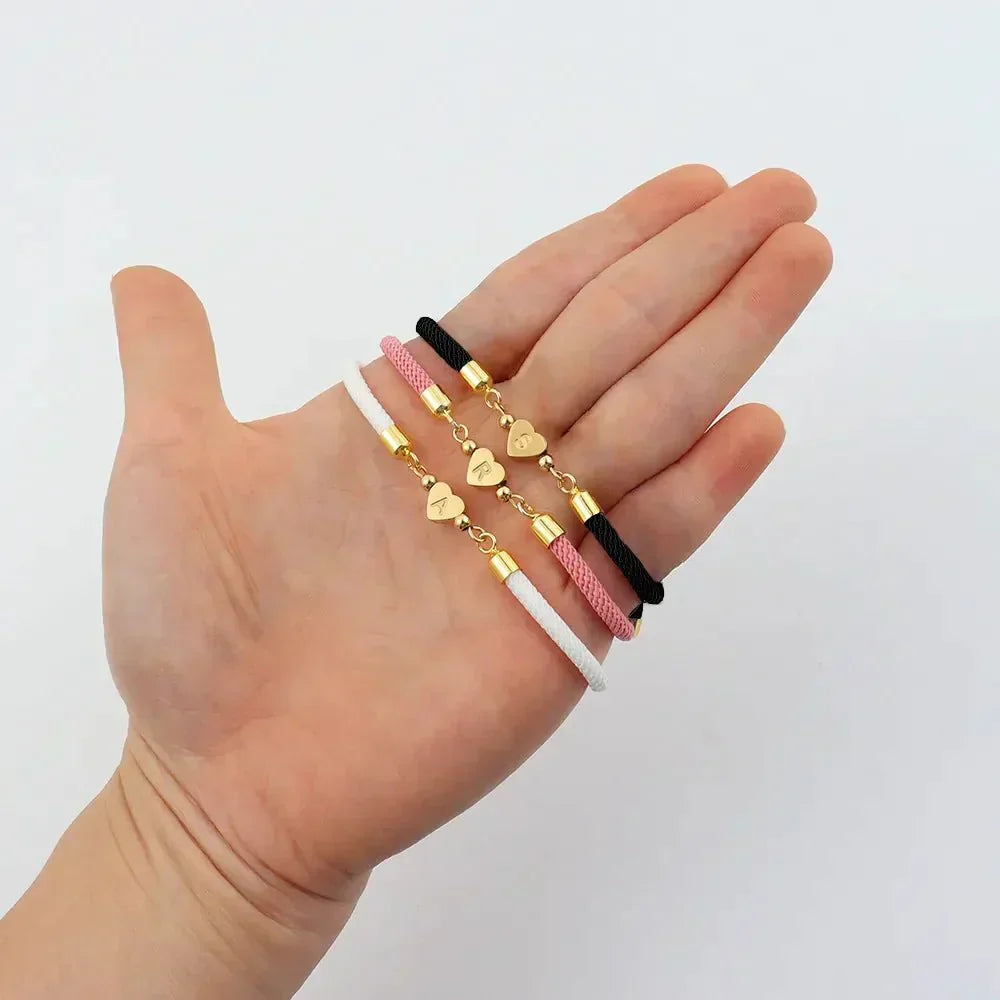 Pulseras Ajustables con Inicial de Corazón