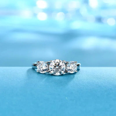 Anillo Clare Triple de Piedra | Oro blanco