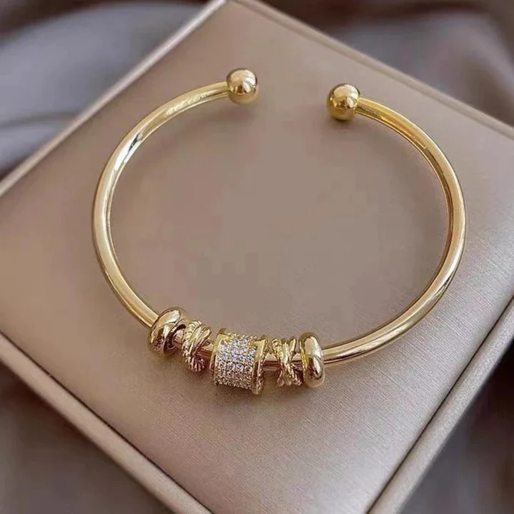 Pulsera Elegante de Circonia Dorada