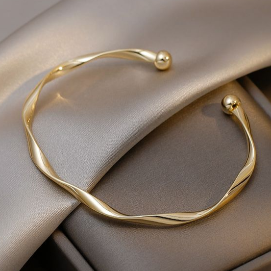 Brazalete Elegante de Oro