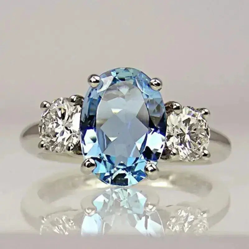 Anillo con Cristal de Diamante Azul en Plata de Ley