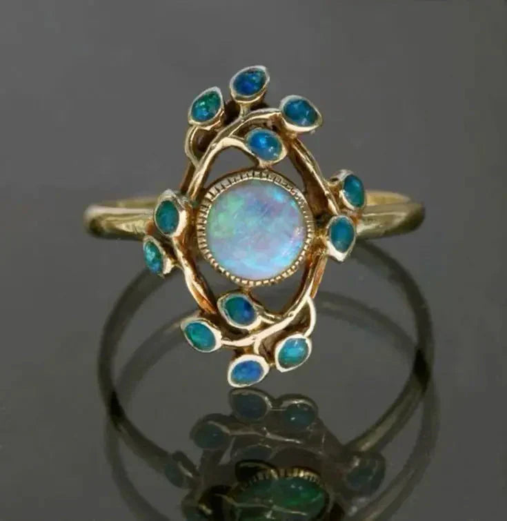 Anillo Vintage de Cristales Azules y Ópalo
