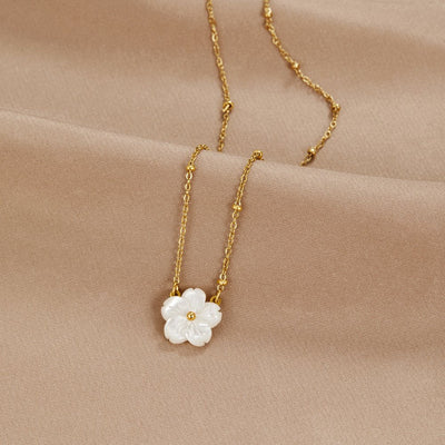 Collar de Flores de Gran Belleza