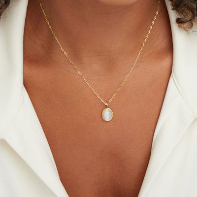 Collar de ópalo blanco